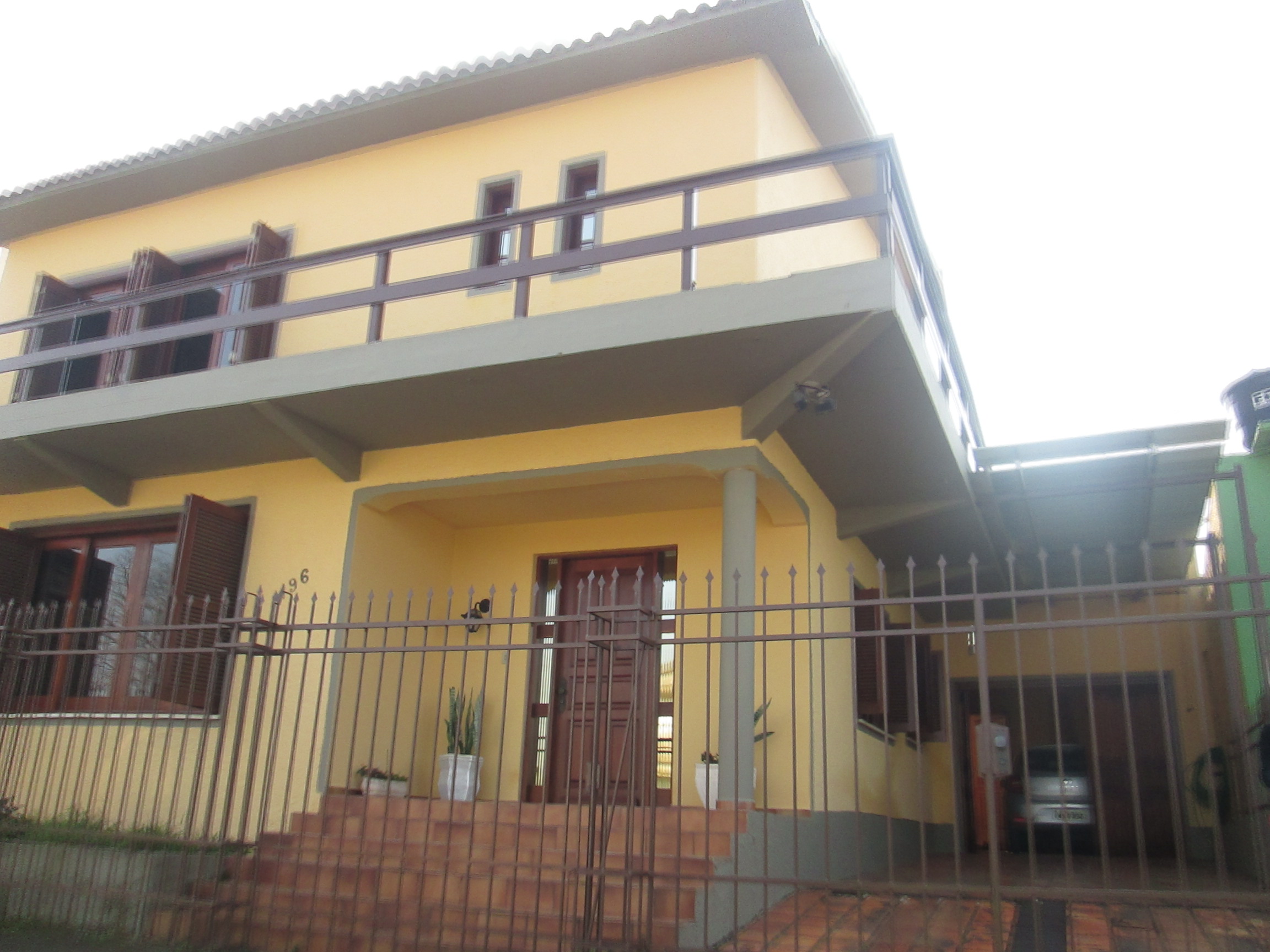 Greice Porto Negócios Imobiliários - Bagé - Excelente imóvel - dois pavimentos,com 3 dormitórios(sendo 1 suite).
